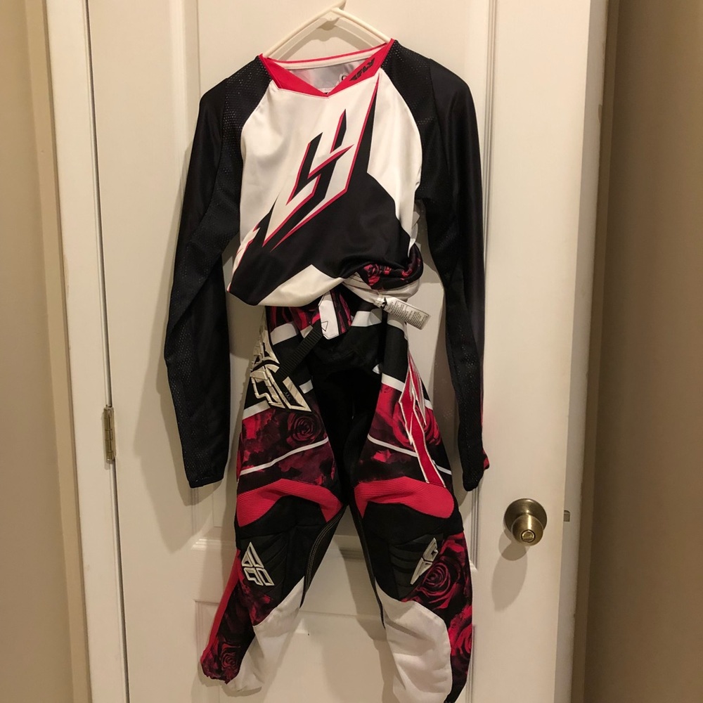Fly Woman’s Race Gear